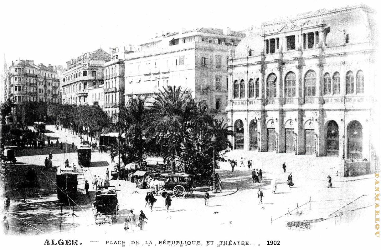 2557- Alger - Place de la Republique et Theatre - 1902.jpg